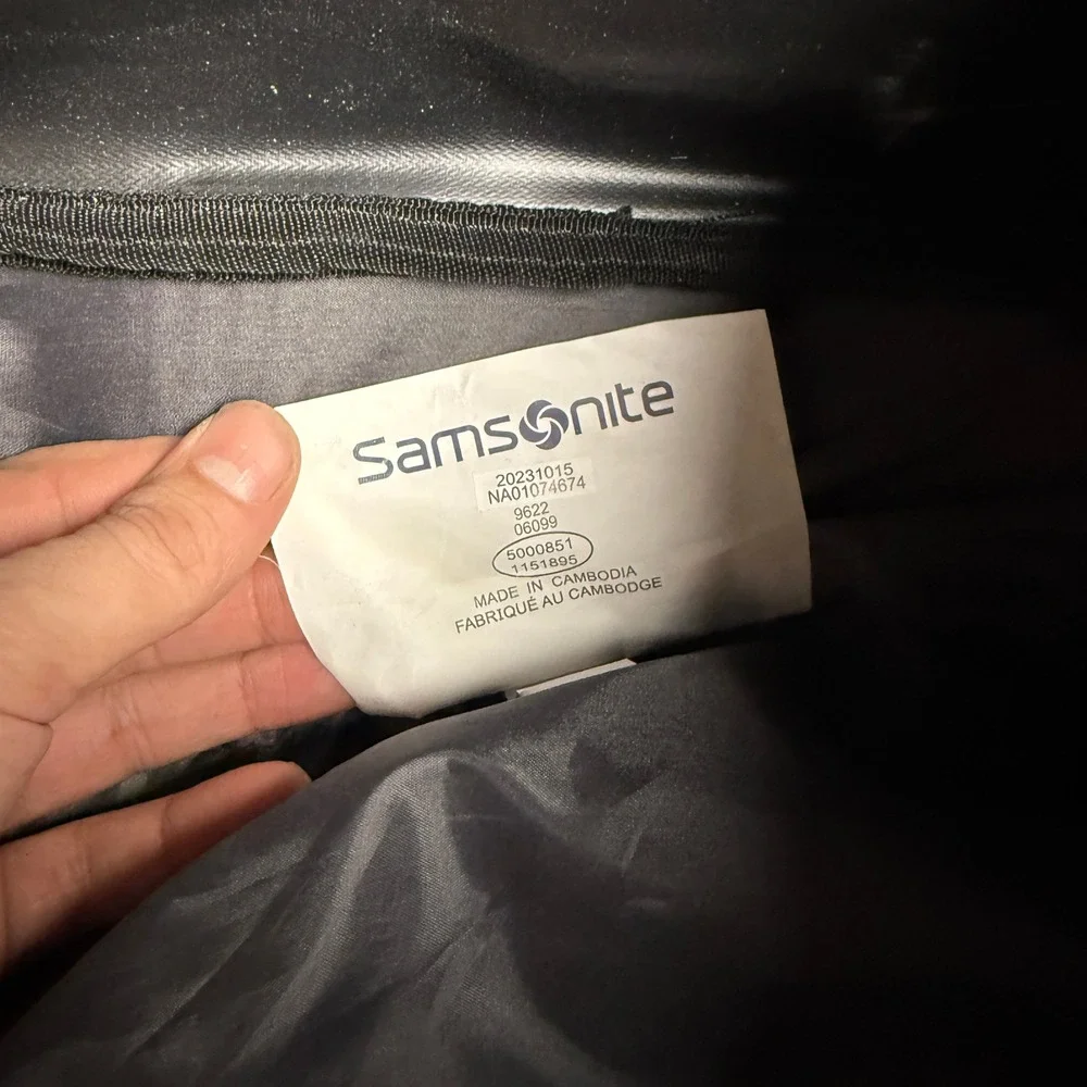 Samsonite 22 Inch Wheeled 1151895 Black Nylon Rolling Duffel Travel Bag Unisex